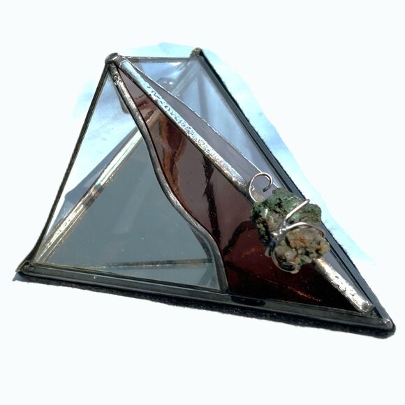 Vintage Glass Trinket Box signed by artist, Triangular PYRAMID leaded glass box - Picture 3 of 16